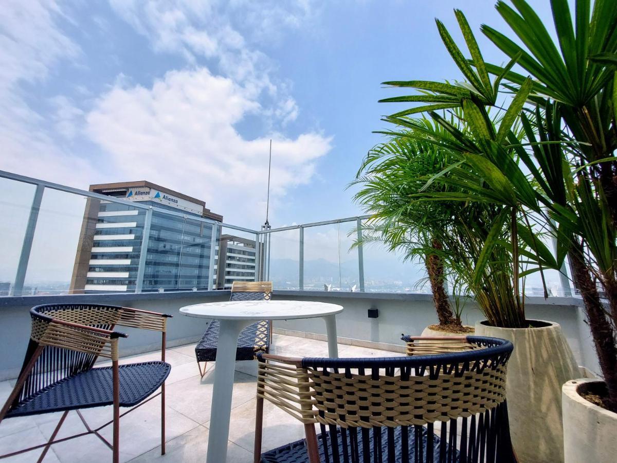 V Grand Hotel, A Member Of Radisson Individuals Medellín Exteriör bild