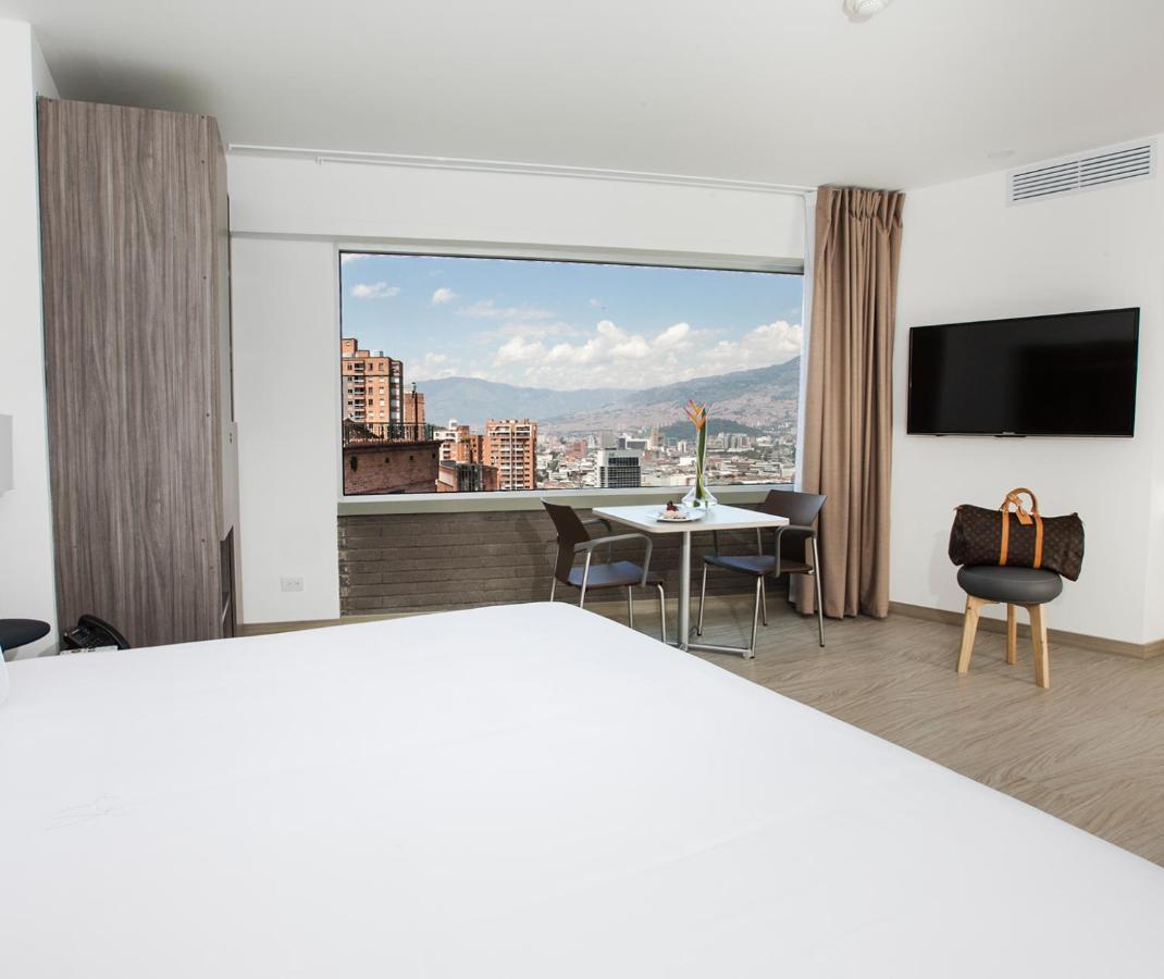 V Grand Hotel, A Member Of Radisson Individuals Medellín Exteriör bild