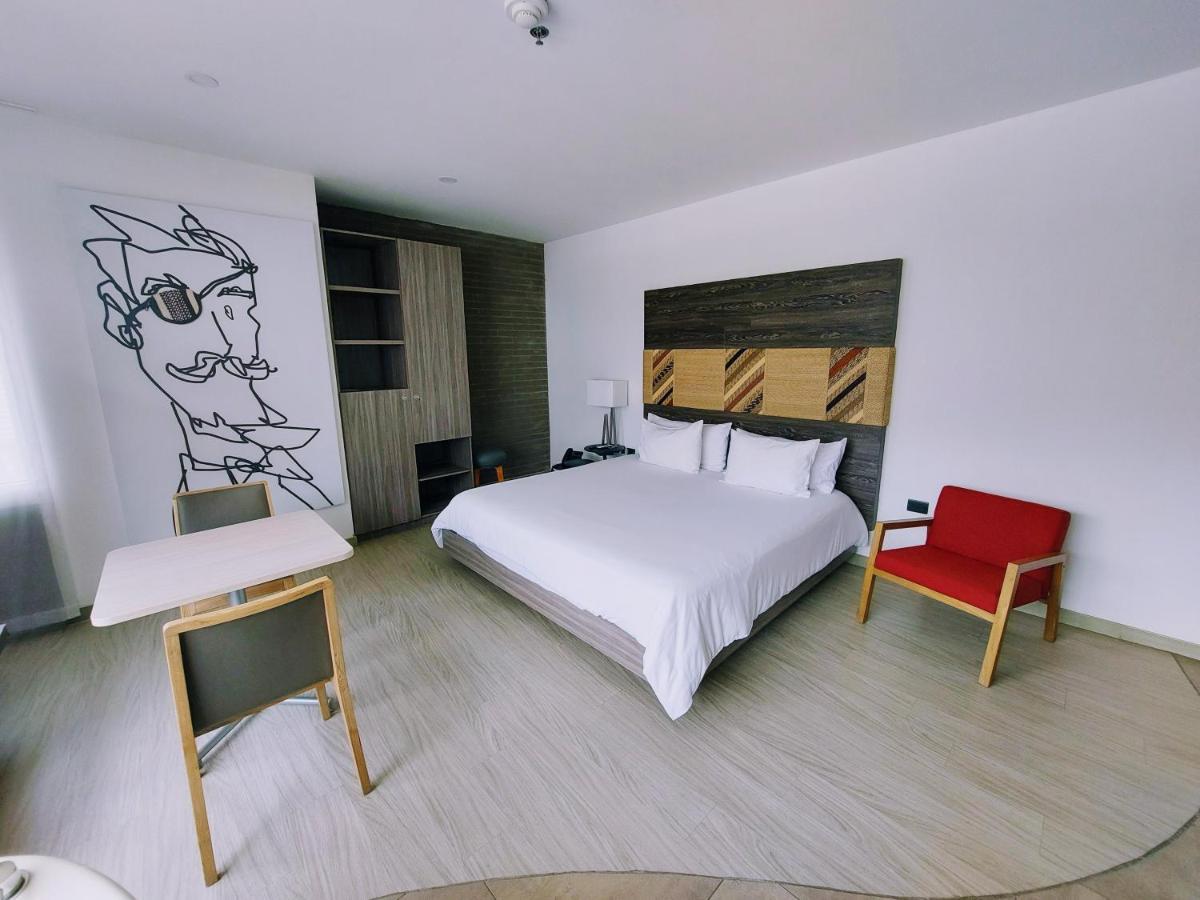 V Grand Hotel, A Member Of Radisson Individuals Medellín Exteriör bild