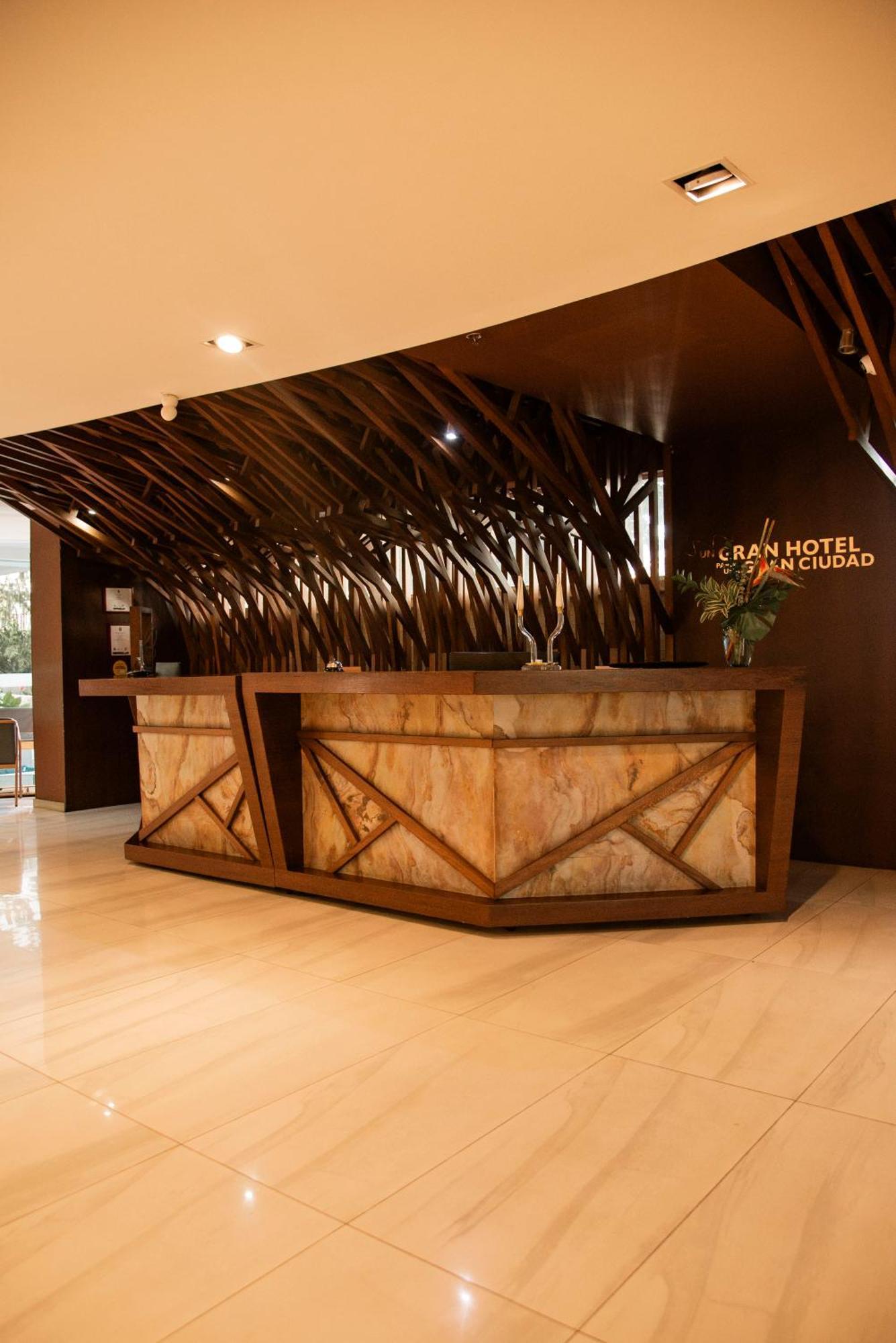 Viaggio Medellin Grand Select Hotell Exteriör bild