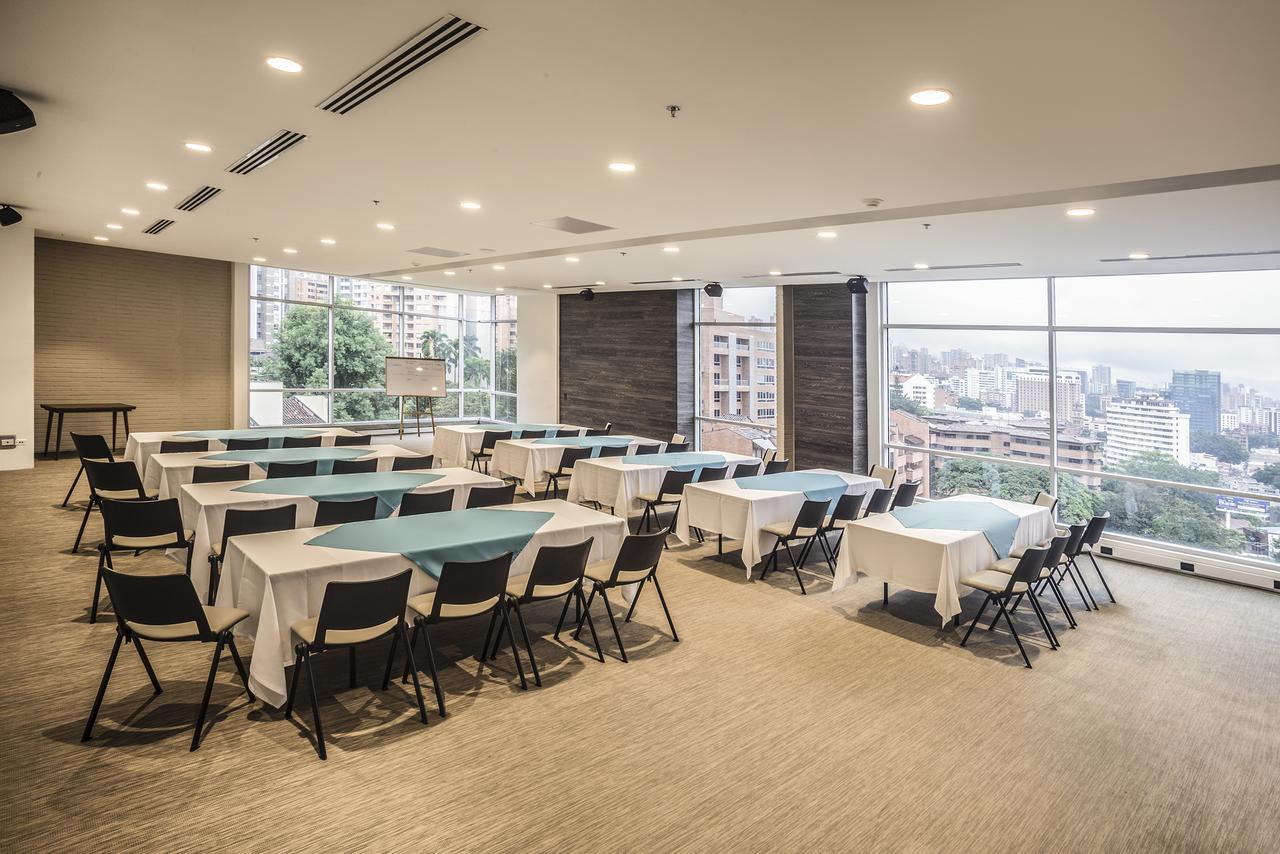 V Grand Hotel, A Member Of Radisson Individuals Medellín Exteriör bild